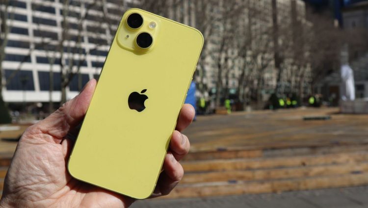 همه چیز درباره «آیفون ۱۴ زرد» | آیا خرید محصول جدید اپل اشتباه است؟