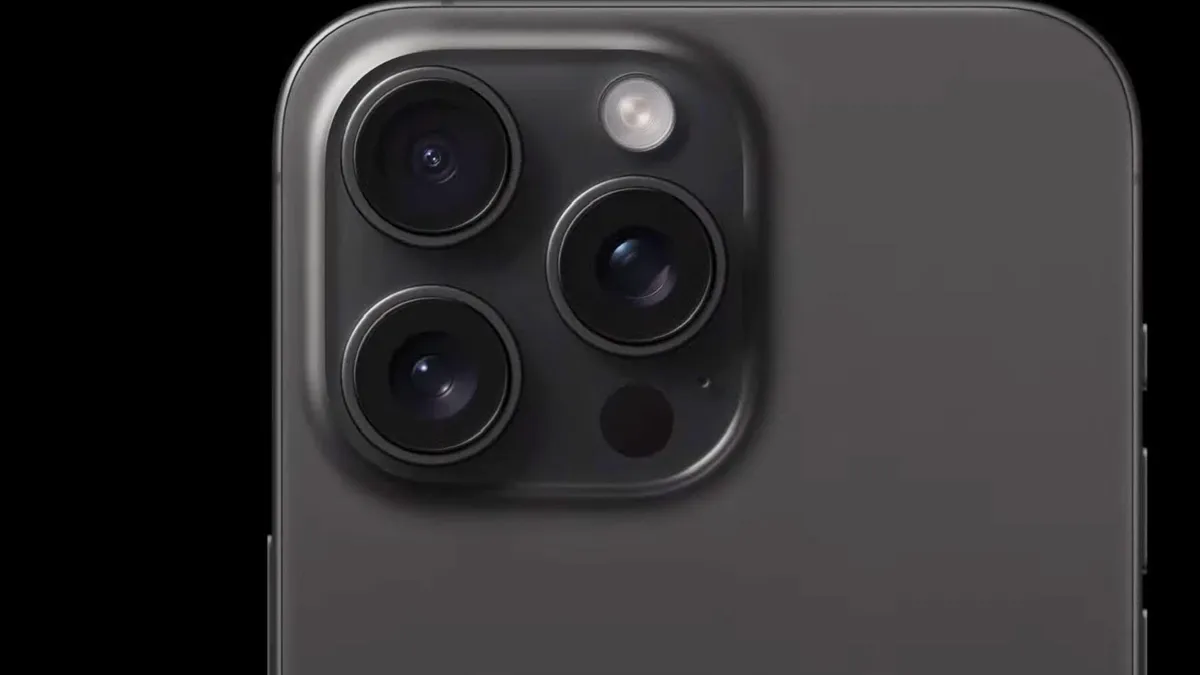 دوربین آیفون 15 پرو اپل