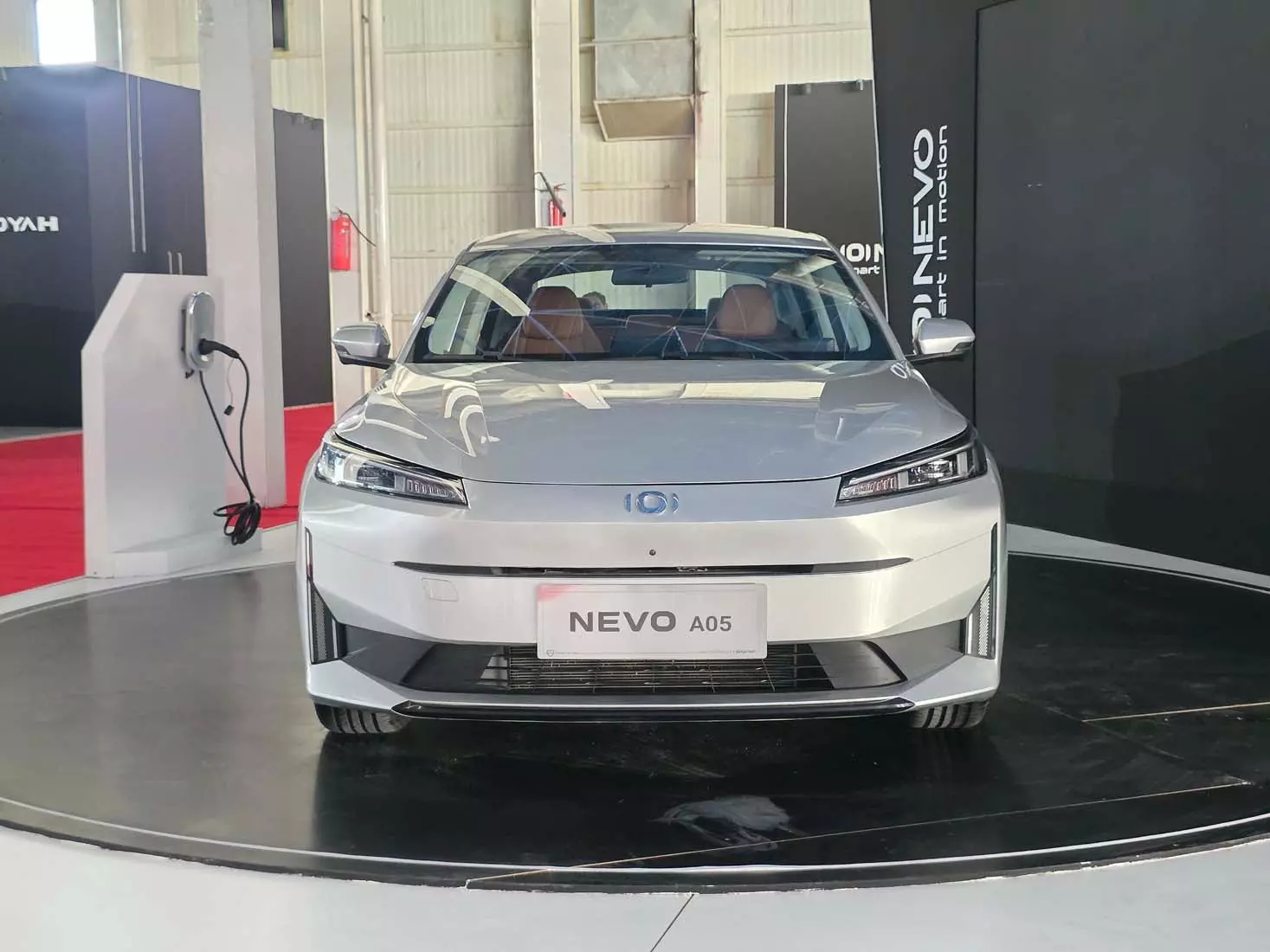 سدان هیبریدی NEVO A05