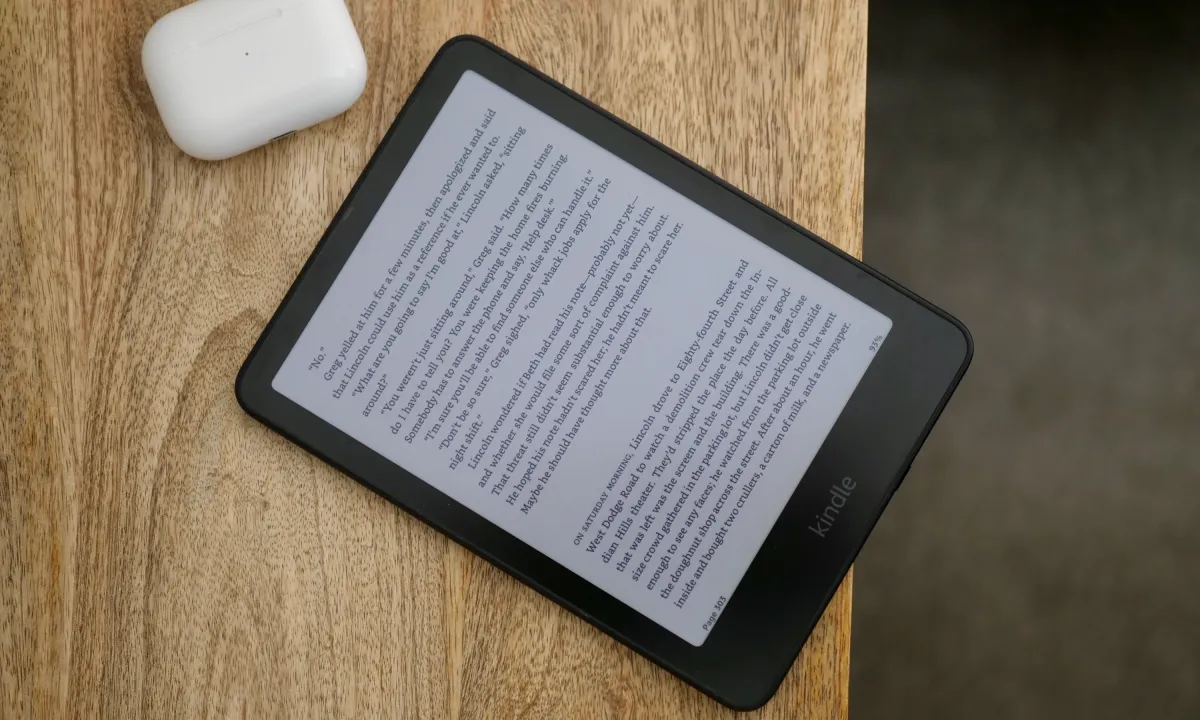 Boox P6 Pro با نمایشگر رنگی، سیمکارت و قلم دیجیتال معرفی شد؛ کتابخوانی وارد دنیای هوشمند شد