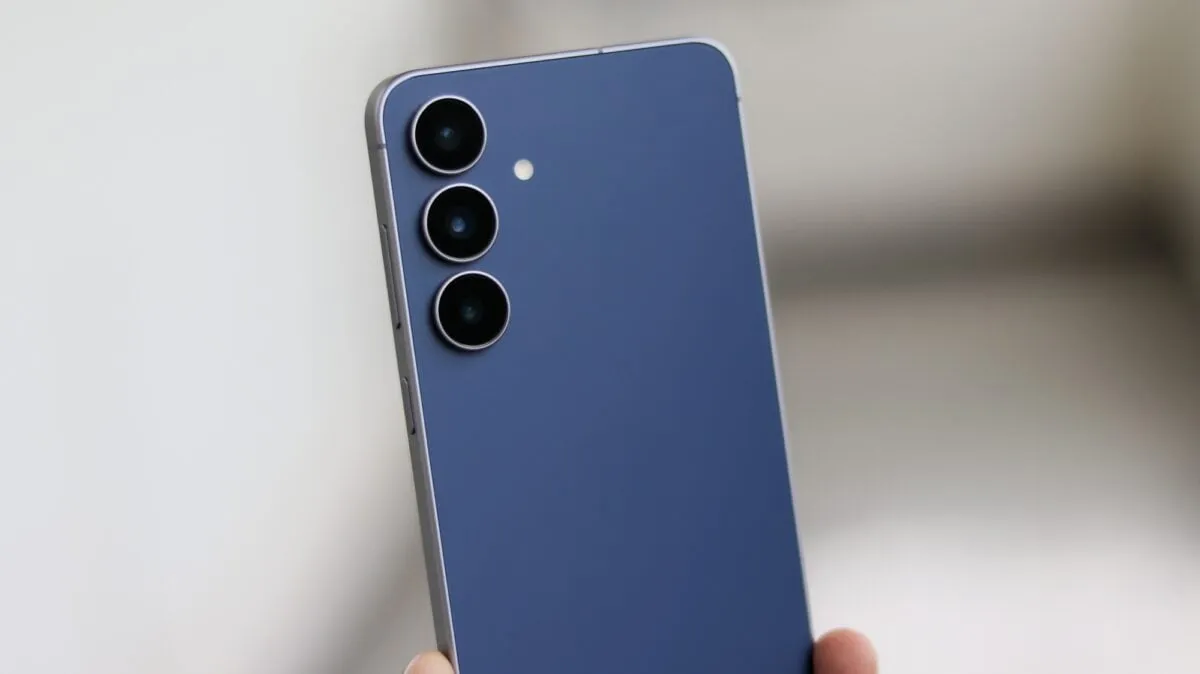 دوربین گلکسی اس25 fe