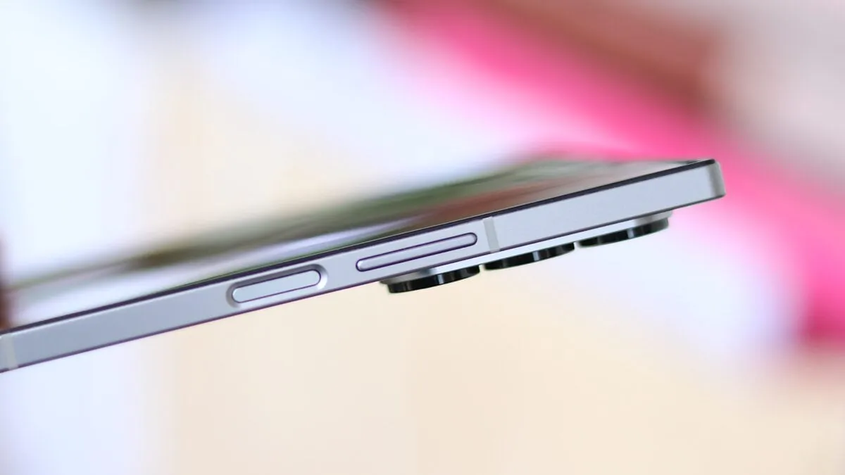 ضخامت گلکسی زد فولد 6