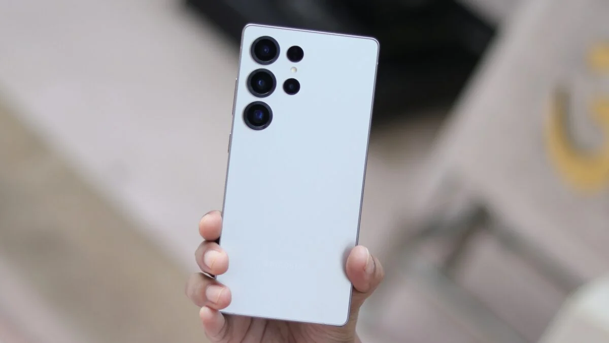 طراحی پنل پشتی گلکسی اس25 اولترا