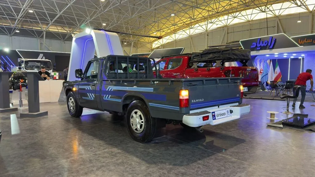 نمای عقب و سمت راننده زامیاد ex