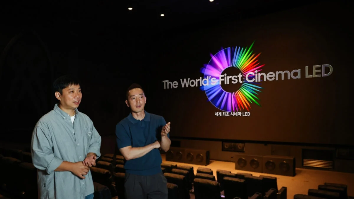 نمایشگر سینمایی onyx