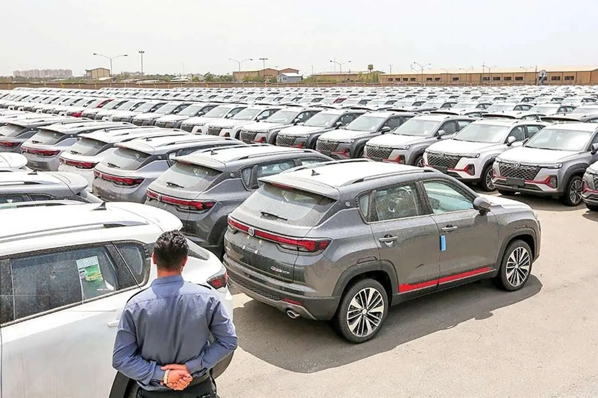 تعرفه پلکانی خودروهای وارداتی تأیید شد