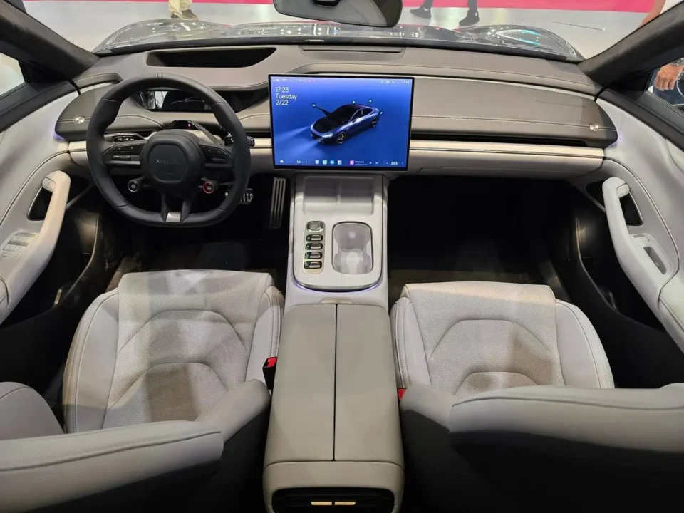 طراحی کابین شیائومی SU7