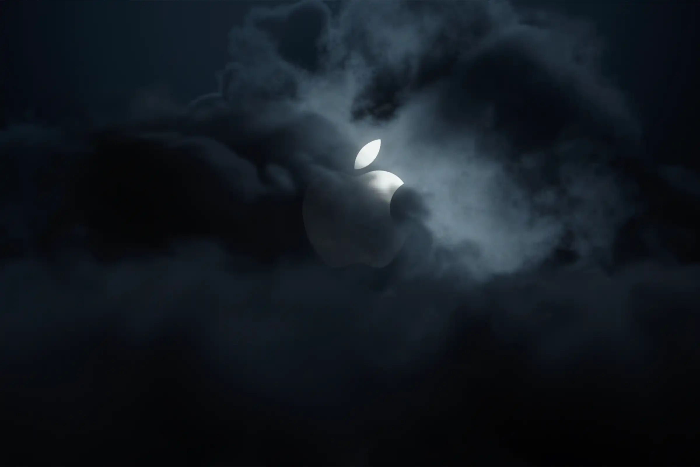 لوگو اپل پشت ابر