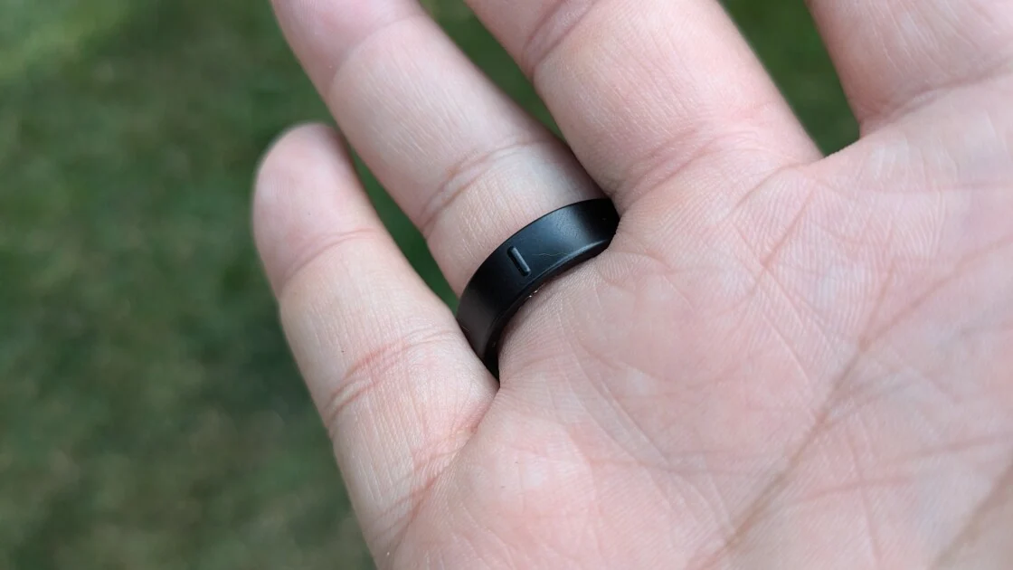 گلکسی رینگ در انگشت کاربر